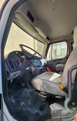 1019, Freightliner M2 Truck for sale