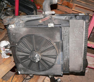 951, International CF500 radiator
