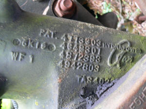 B015, 97 Ford F800 steering gear box 4773303, Ross TAS402